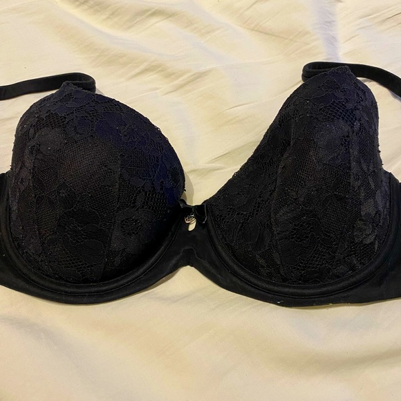 Victoria’s Secret lace bra, size 36D - Picture 1 of 6